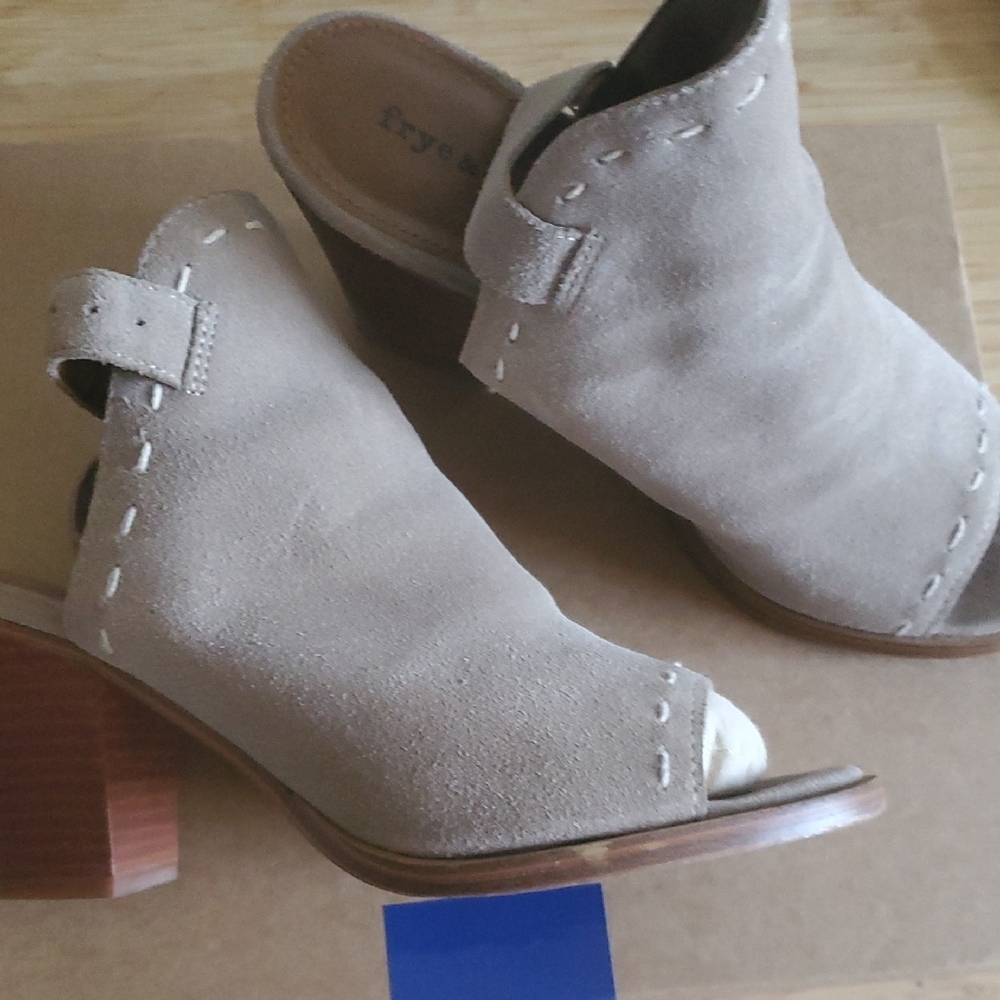 FRYE & CO Elegant Tan Women's Shoes - Picture 3 of 11
